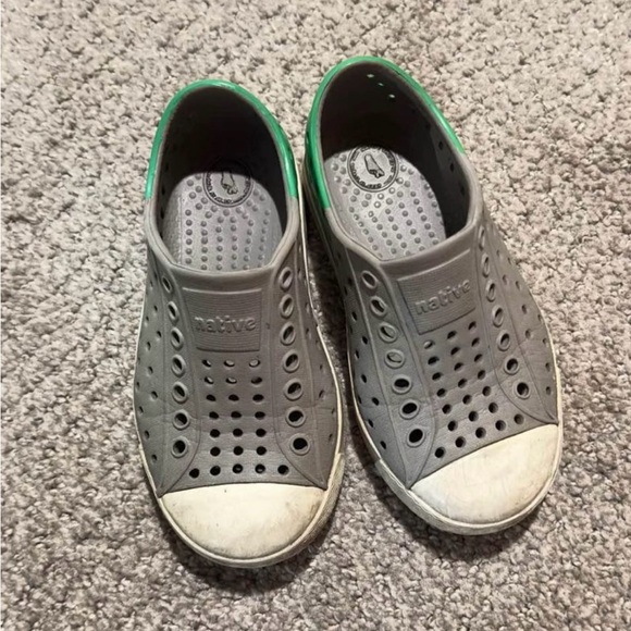 Native toddle shoes - Picture 2 of 3